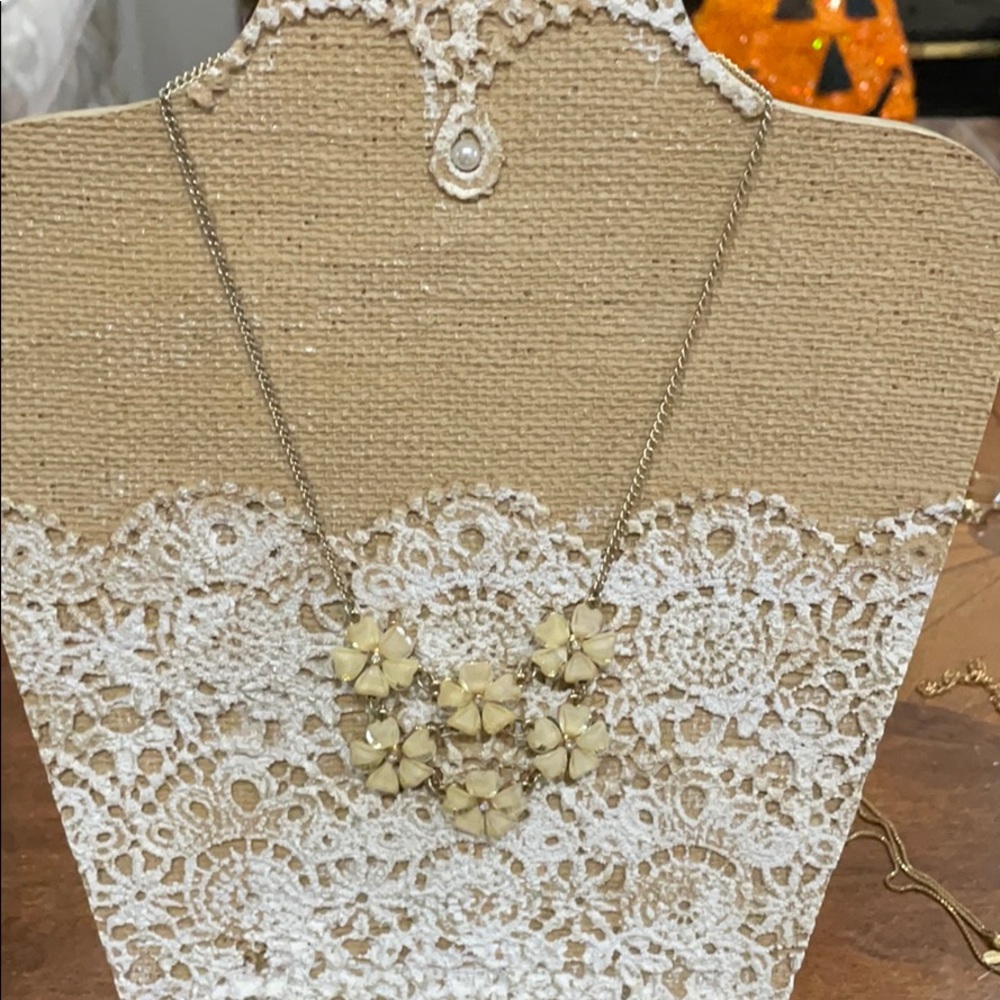 Beautiful necklace - Picture 2 of 5